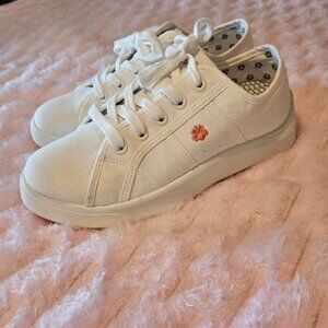 TOMMY BAHAMA Lorena Canvas Sneakers Size 9
